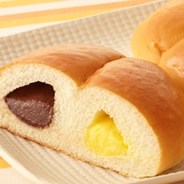 ヤマザキパン ２色パン チョコ＆クリーム